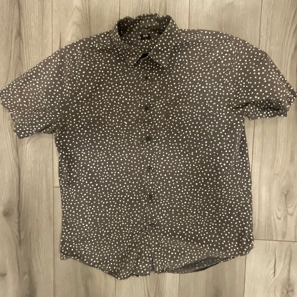 Uniqlo Short Sleeve Button Down - Picture 2 of 2